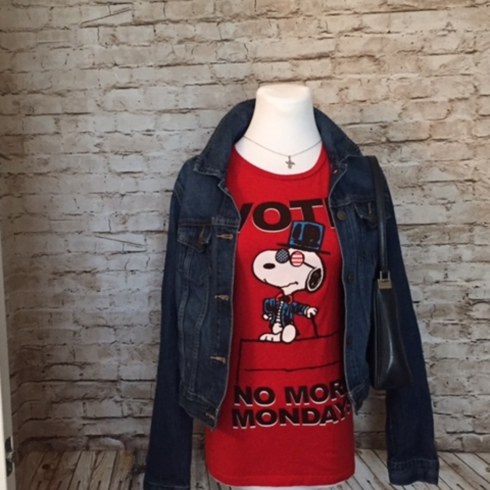 2/$10 Fun Peanuts "Vote No More Mondays" tshirt